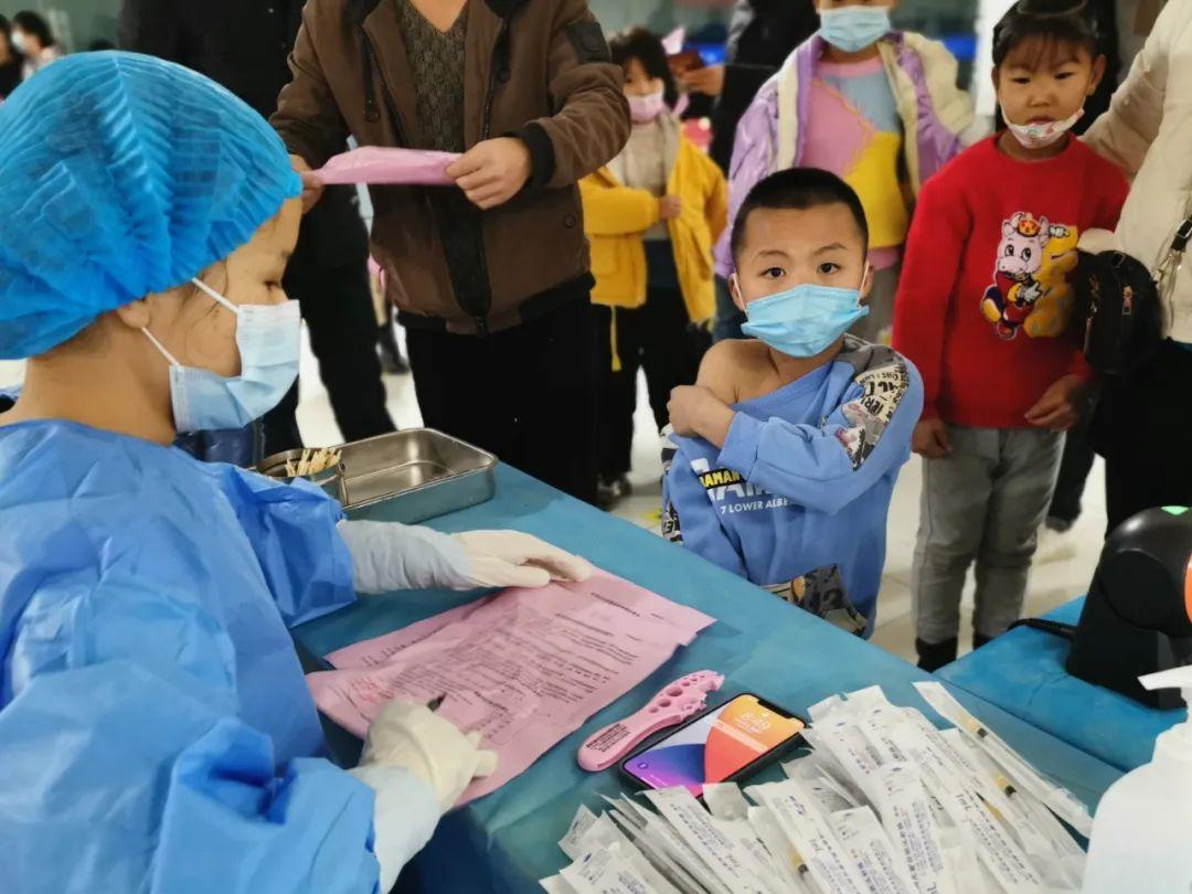 冠疫苗最新消息,冠疫苗最新消息与一家的温馨日常