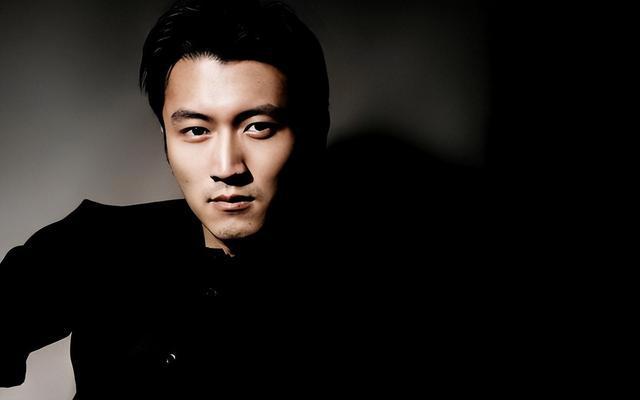 白癜风明星，小巷中的隐藏瑰宝与星光熠熠的历程