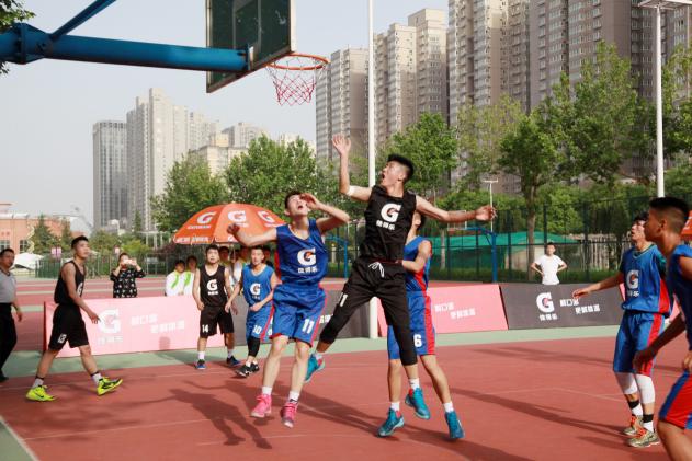 科技重塑热血篮球梦，青少年篮球比赛全新体验的魅力篇章