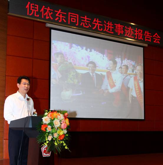 倪依东新作揭秘，小巷中的秘密花园——一家特色小店的探索之旅