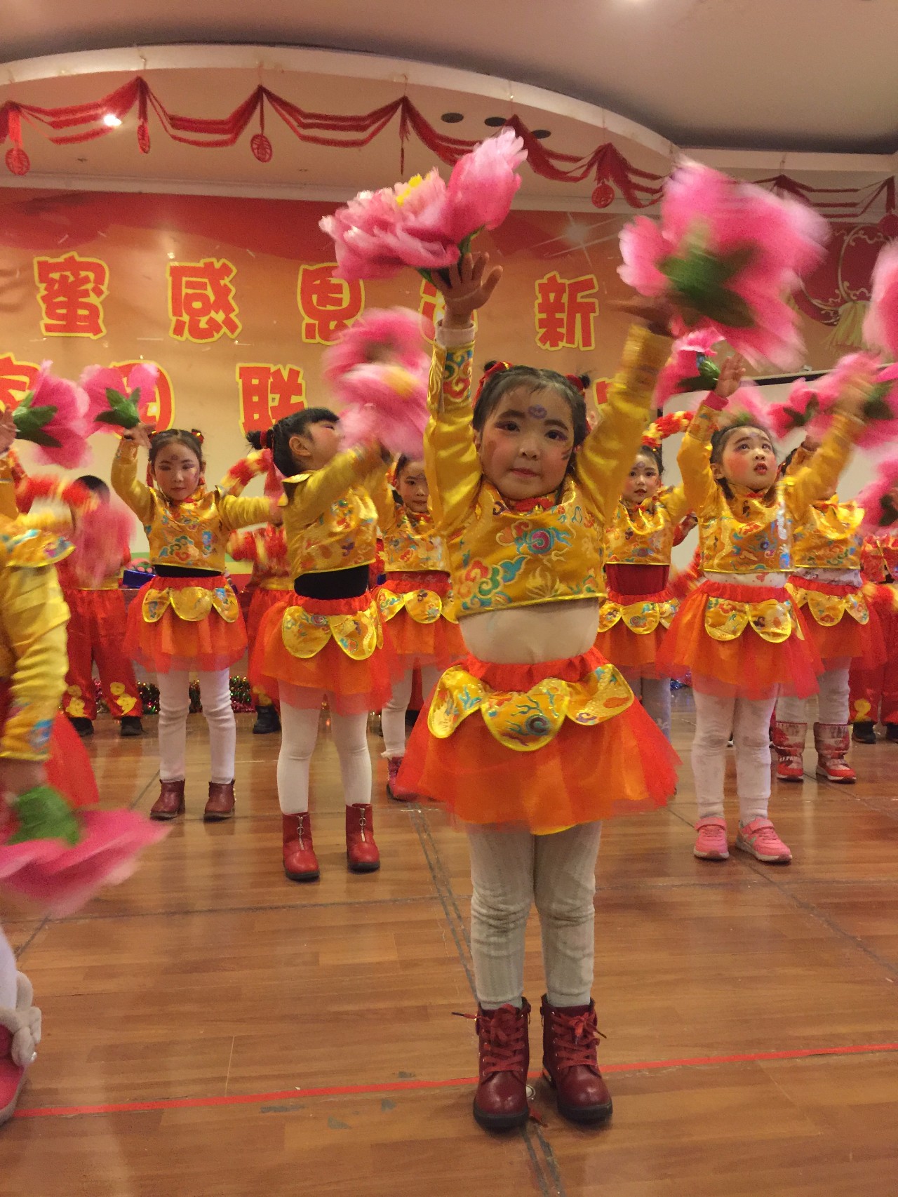 幼儿舞蹈展现幸福表情，成为新风尚标志