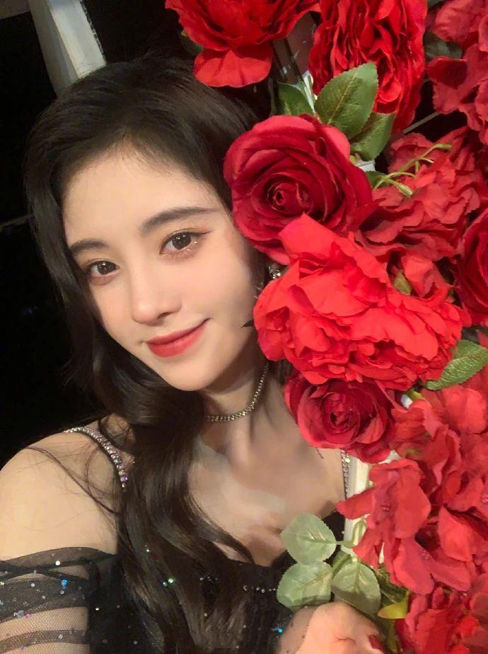 快乐炸最新版，友情盛宴的日常趣事