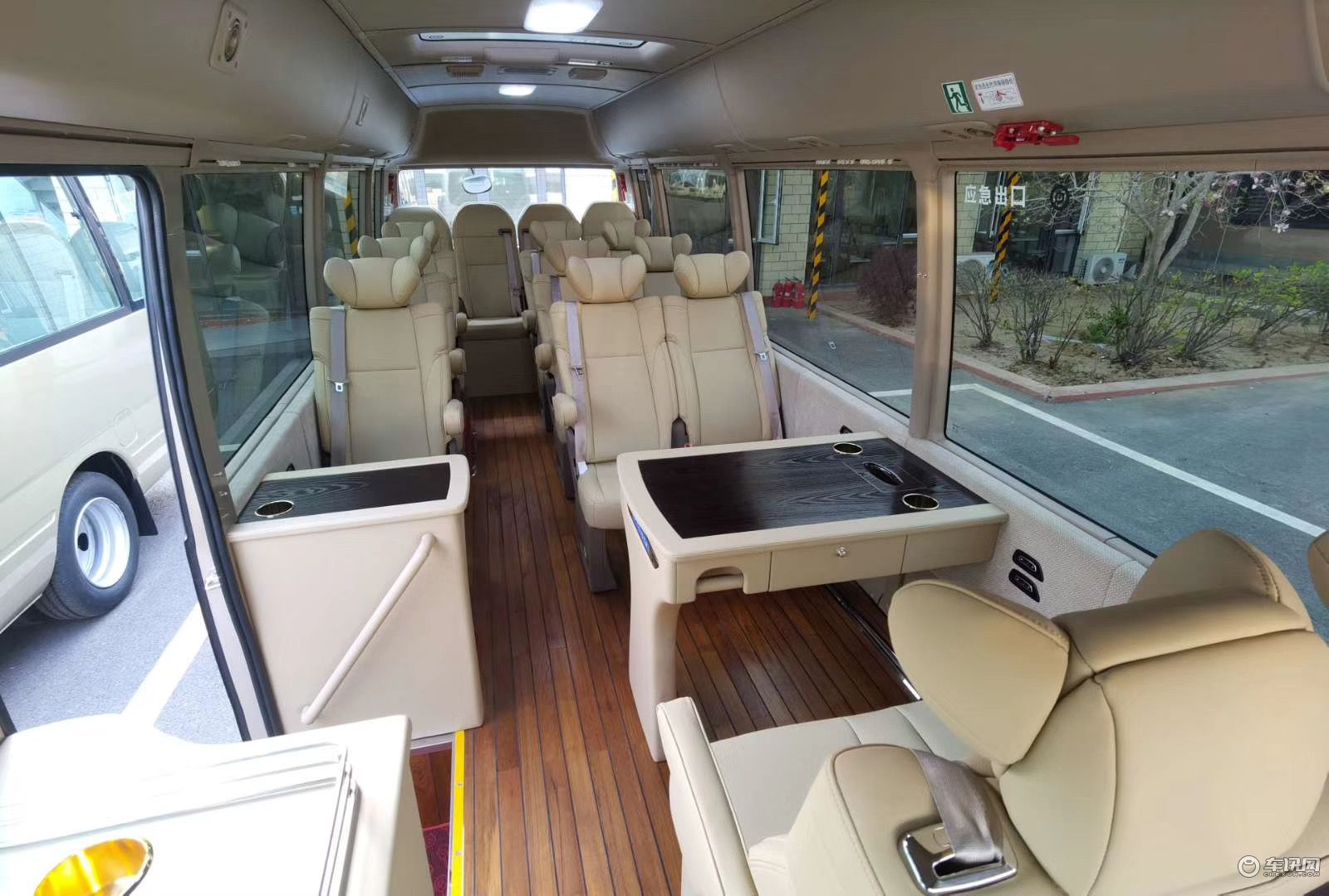 考斯特23座价格揭秘，友情之旅的温馨启程