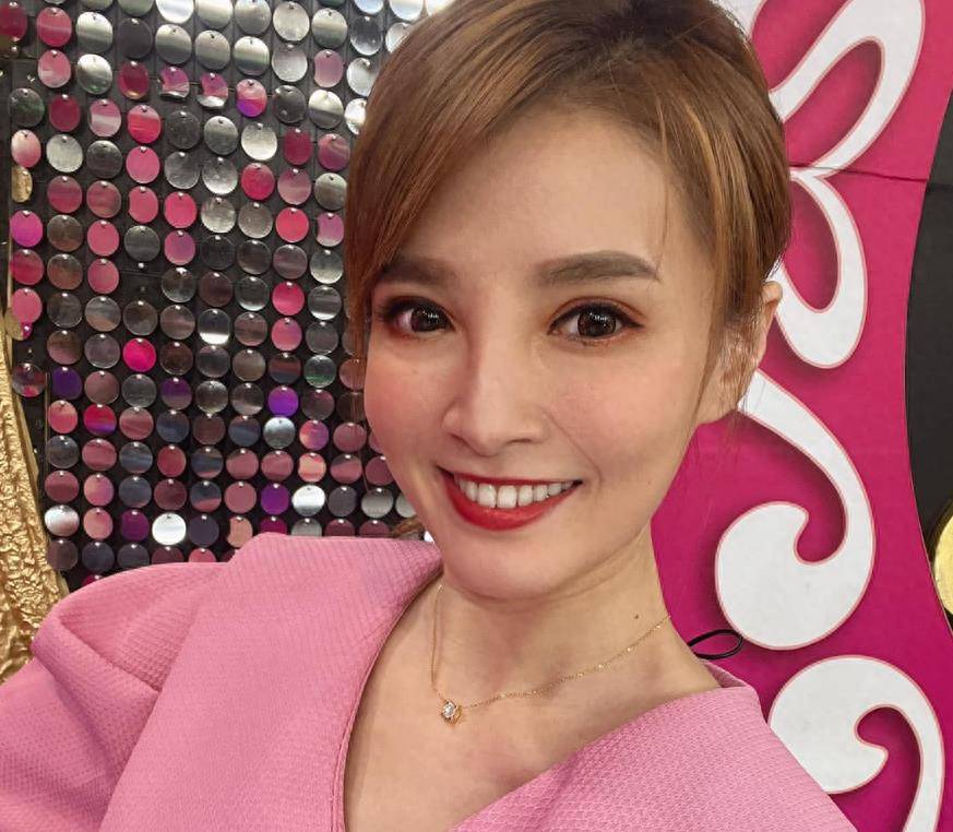 演员锜，演艺之路的闪耀之星