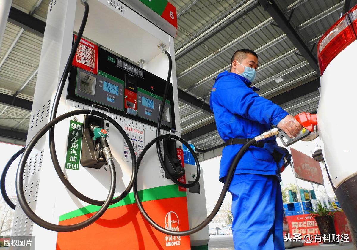 全球原油市场动态分析，油价波动与影响因素深度解析